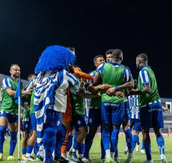 CSA vira sobre o Grêmio nos minutos finais e sai na frente na Copa do Brasil