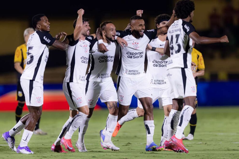 Corinthians vence o Novorizontino em estreia de Dorival e sai na frente na Copa do Brasil